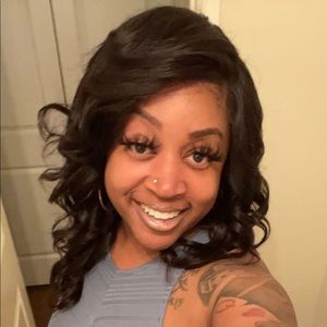 Meet your Posher, Angelica